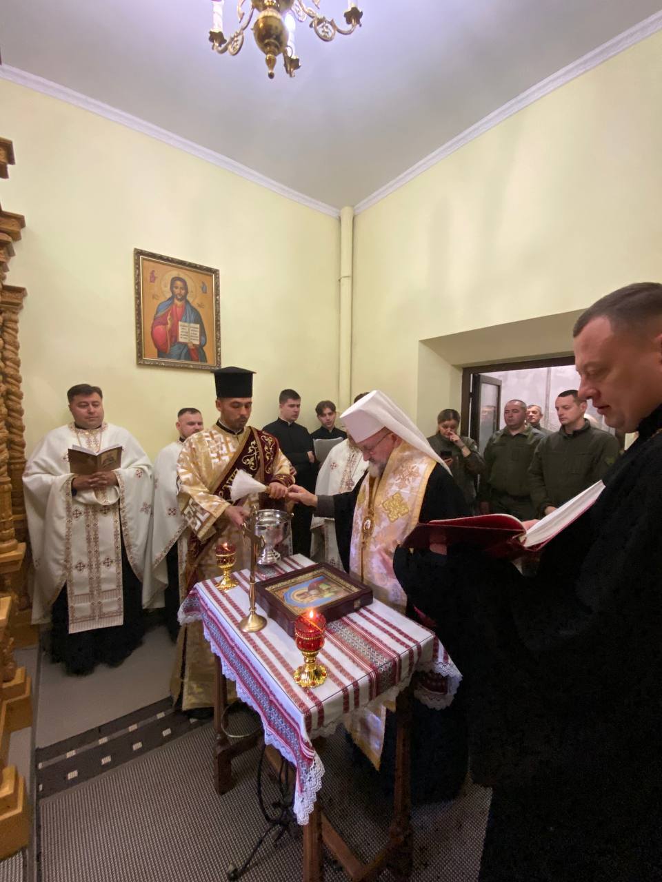 Архиєпископ і Митрополит Ігор звершив чин освячення іконостасу в каплиці у Державній установі «Львівська установа виконання покарань (№19)» Архиєпископ і Митрополит Ігор звершив чин освячення іконостасу в каплиці у Державній установі «Львівська установа виконання покарань (№19)»