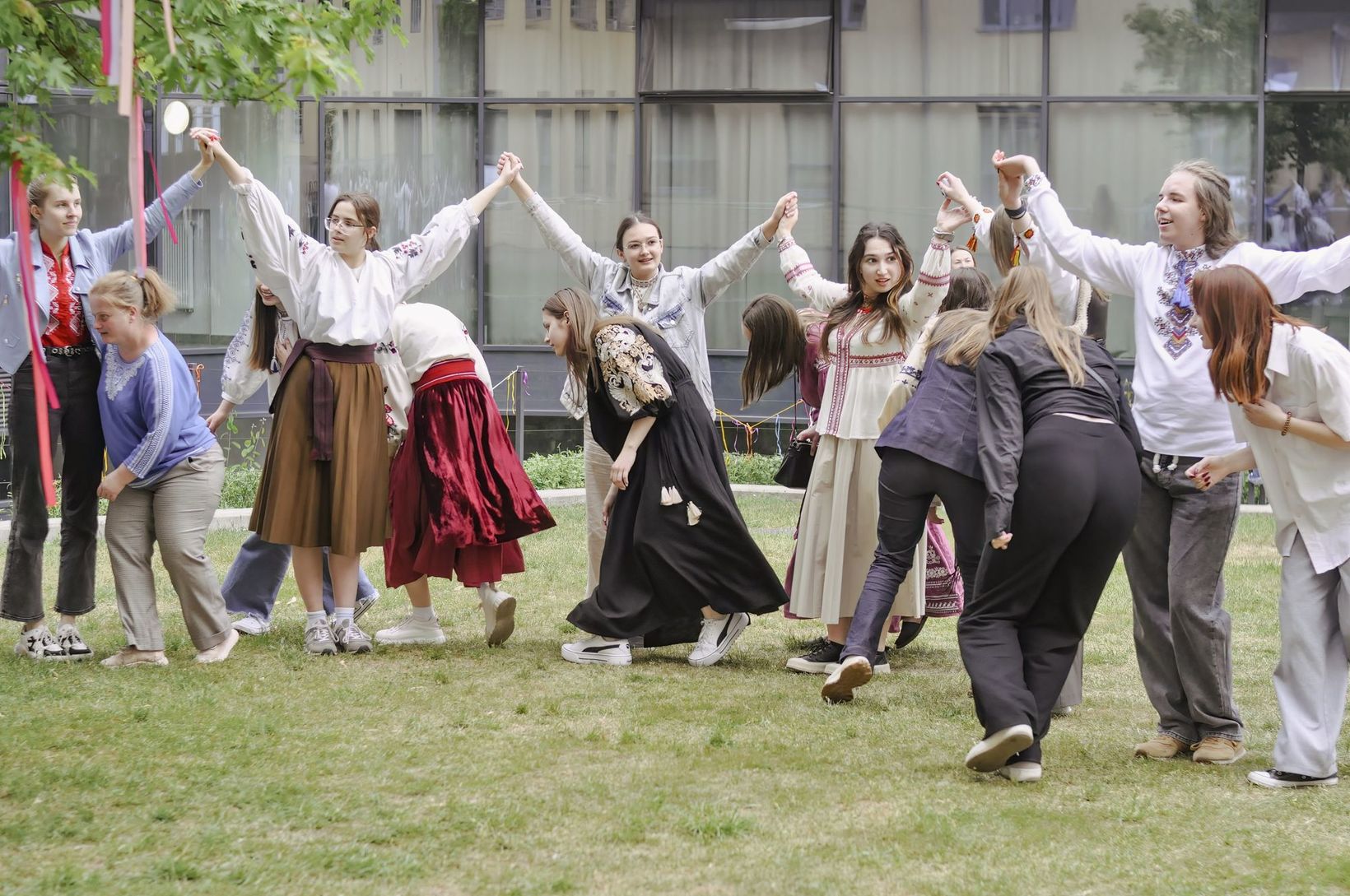 Діємо там, де нам болить: як студенти колегіуму УКУ служать іншим Діємо там, де нам болить: як студенти колегіуму УКУ служать іншим