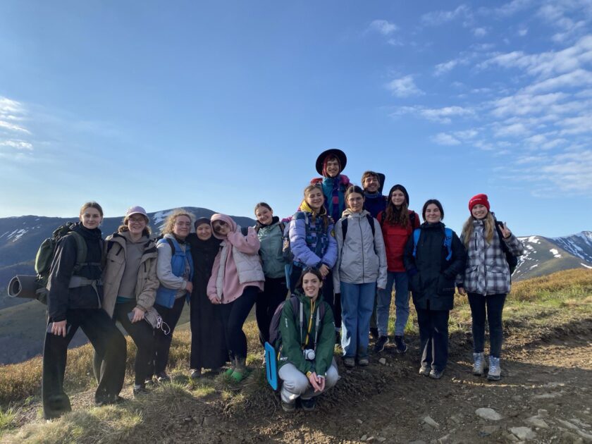 Діємо там, де нам болить: як студенти колегіуму УКУ служать іншим Діємо там, де нам болить: як студенти колегіуму УКУ служать іншим