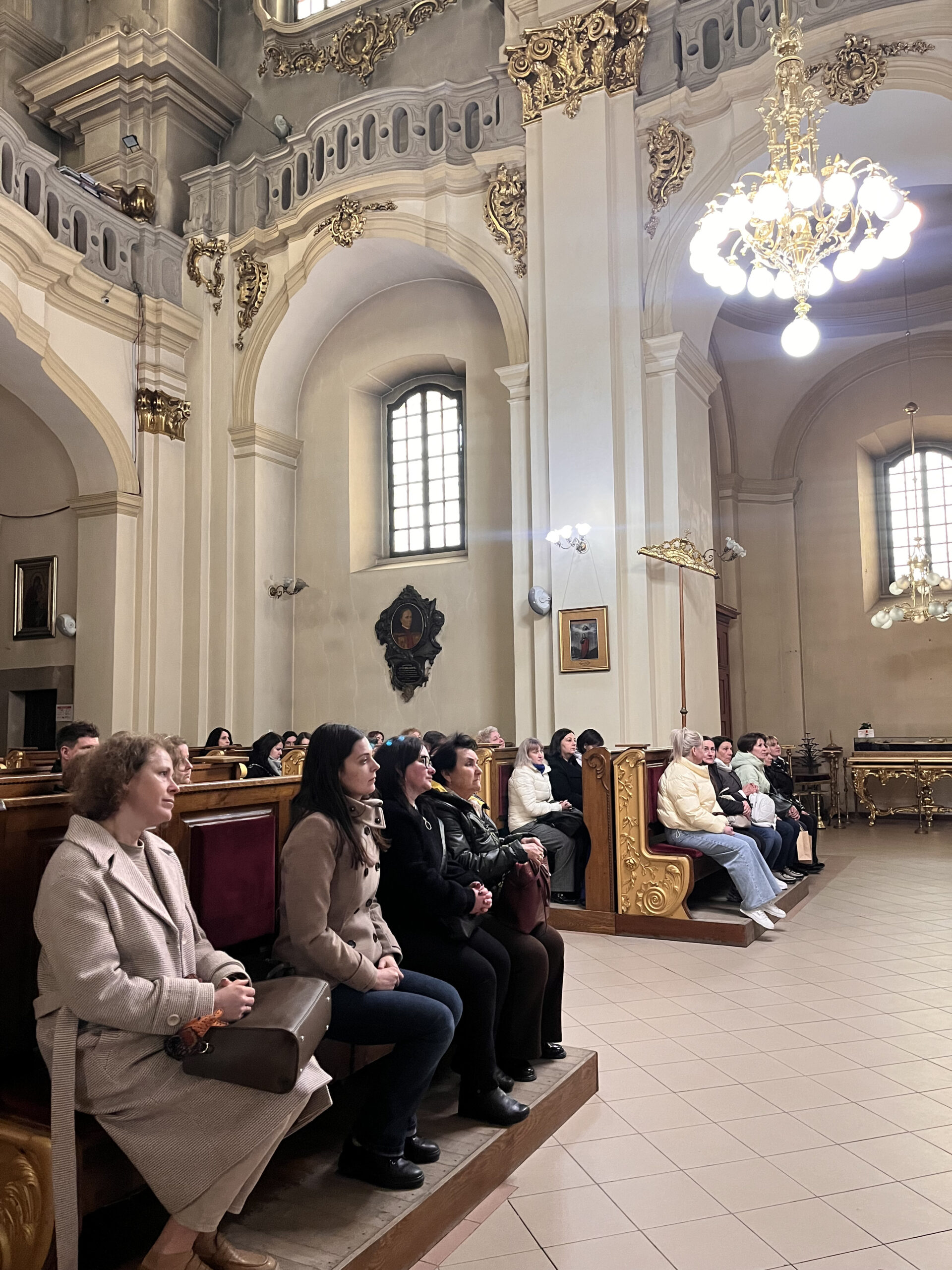 Вчителі львівської гімназії «Престиж» здійснили паломництво на Святоюрську гору Вчителі львівської гімназії «Престиж» здійснили паломництво на Святоюрську гору