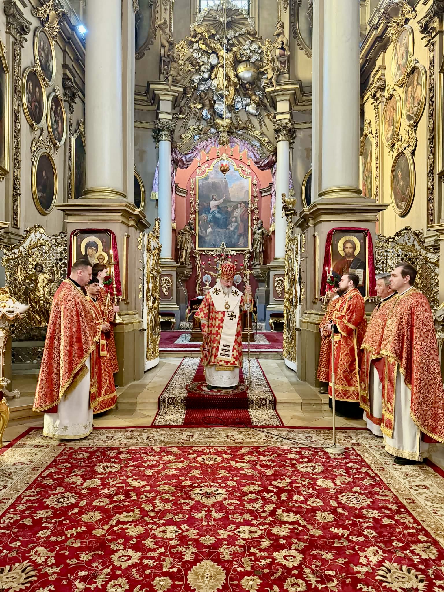 Митрополит Ігор: «Прославляймо хрест Христовий не лише устами, але глибоко від серця» Митрополит Ігор: «Прославляймо хрест Христовий не лише устами, але глибоко від серця»