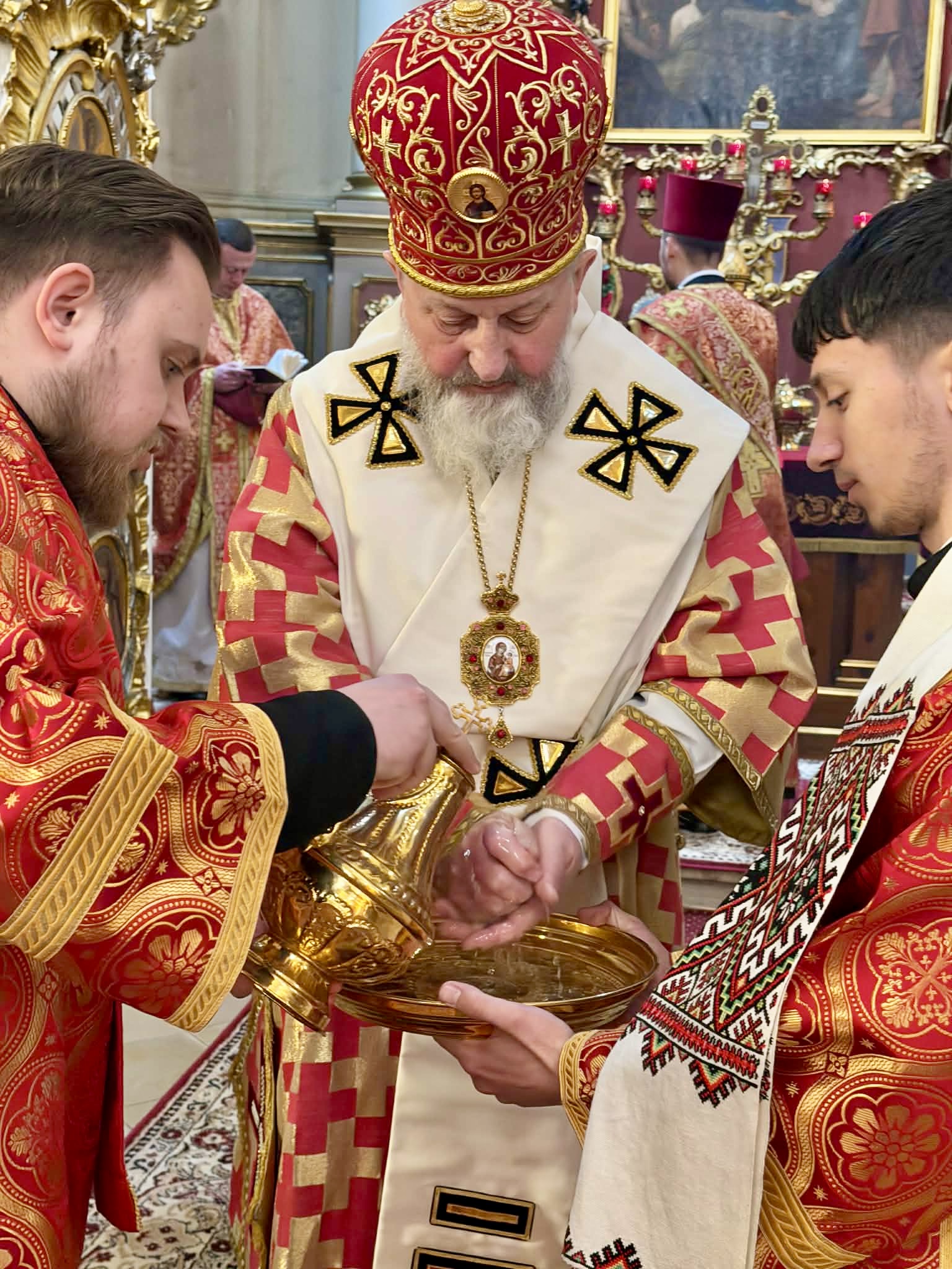 Митрополит Ігор: «Прославляймо хрест Христовий не лише устами, але глибоко від серця» Митрополит Ігор: «Прославляймо хрест Христовий не лише устами, але глибоко від серця»