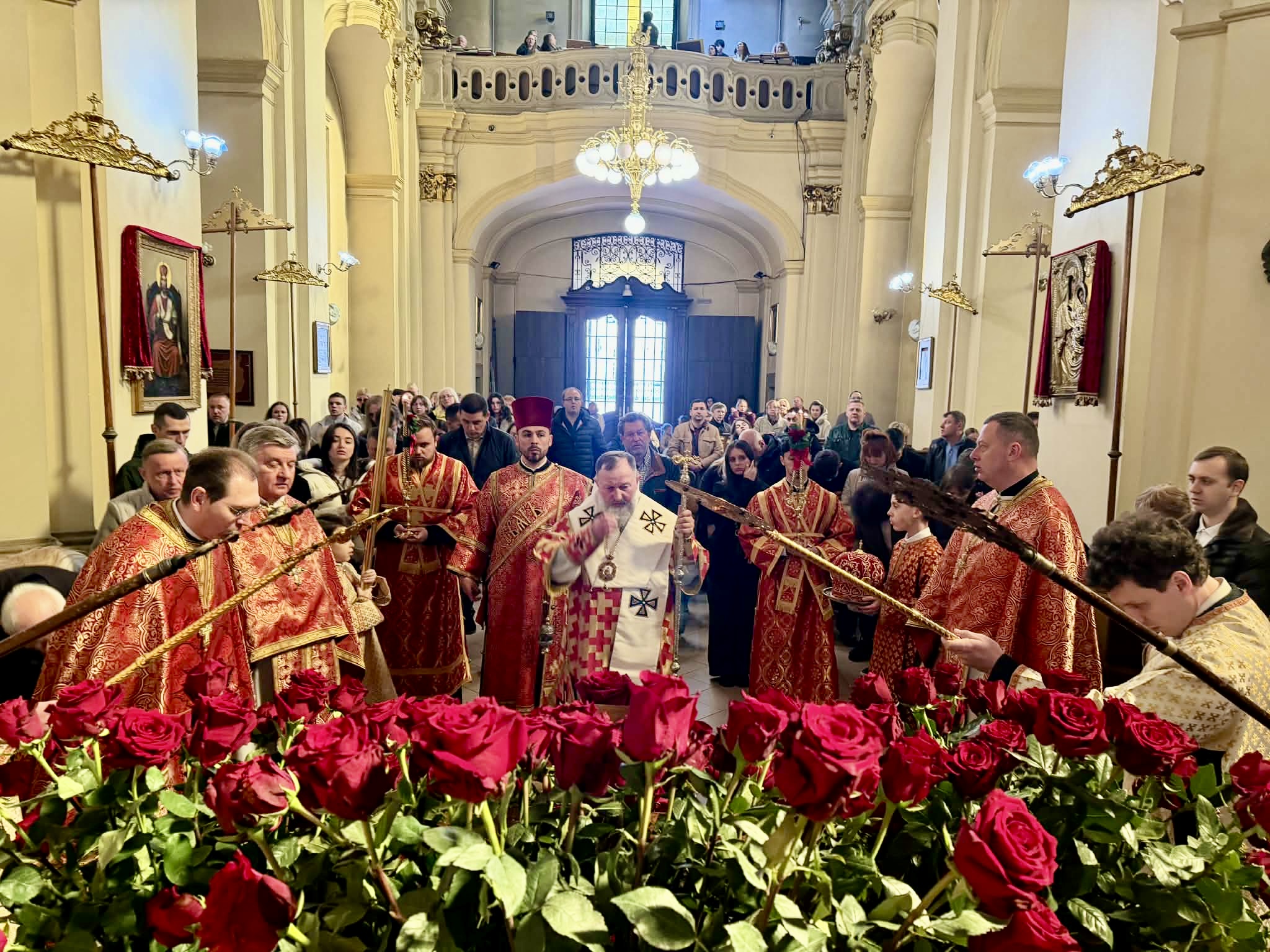 Митрополит Ігор: «Прославляймо хрест Христовий не лише устами, але глибоко від серця» Митрополит Ігор: «Прославляймо хрест Христовий не лише устами, але глибоко від серця»