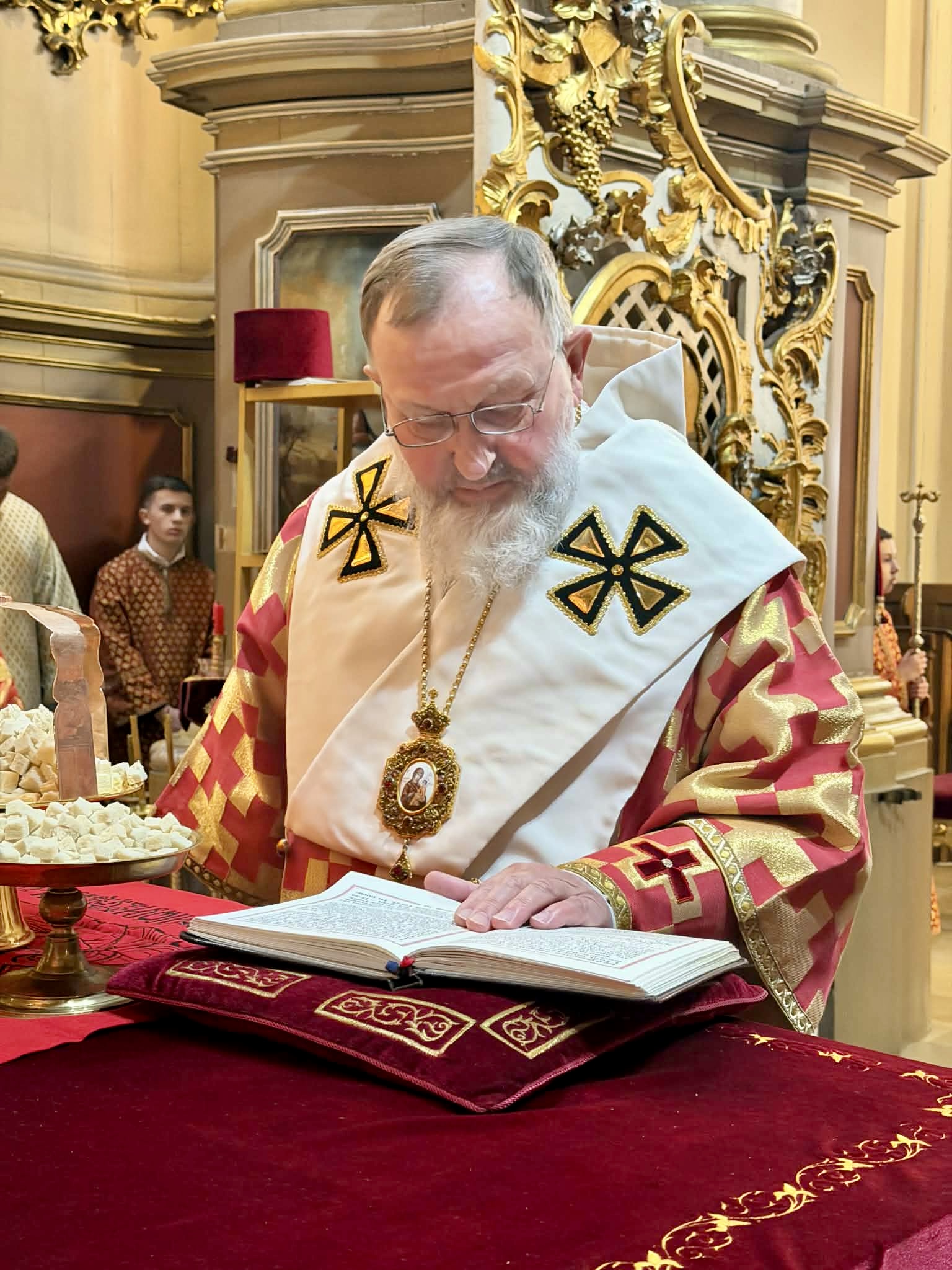 Митрополит Ігор: «Прославляймо хрест Христовий не лише устами, але глибоко від серця» Митрополит Ігор: «Прославляймо хрест Христовий не лише устами, але глибоко від серця»