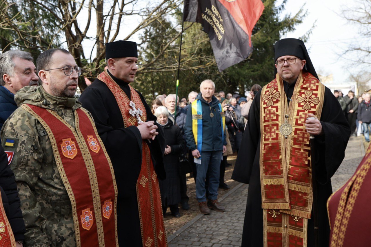 На Білогорщі помолилися панахиду за генерал-хорунжим УПА Романом Шухевичем На Білогорщі помолилися панахиду за генерал-хорунжим УПА Романом Шухевичем
