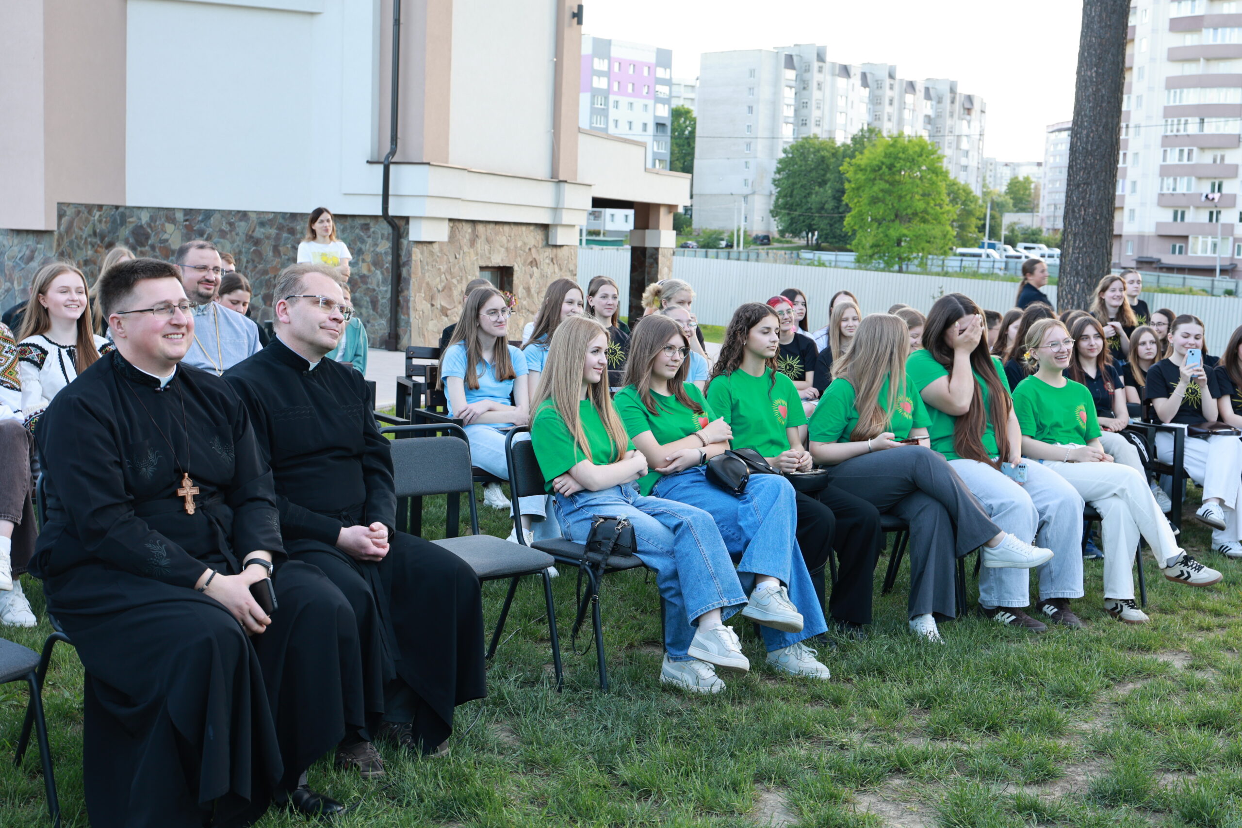 Про віру без шаблонів: здибанка молоді з владикою Володимиром Про віру без шаблонів: здибанка молоді з владикою Володимиром