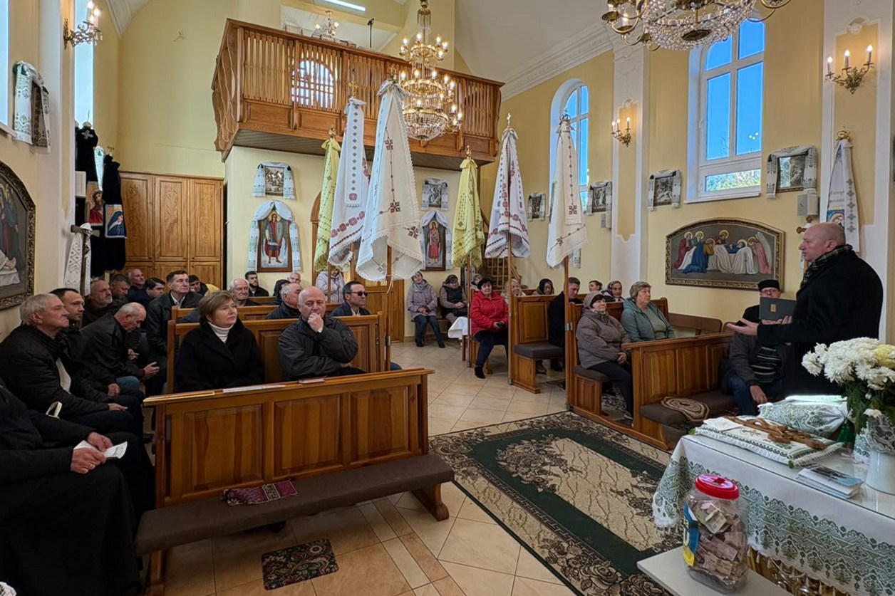 У Паланках розпочалася візитація парафії Преображення Господнього У Паланках розпочалася візитація парафії Преображення Господнього